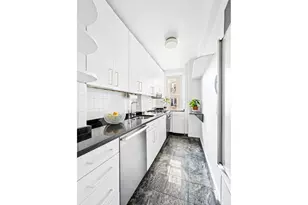 302 W 12th St, New York City, NY 10014 - Photo 3