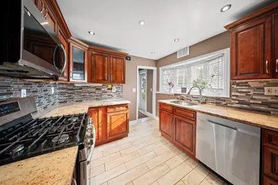 173-73 Croydon Road, New York City, NY 11432 - Photo 7