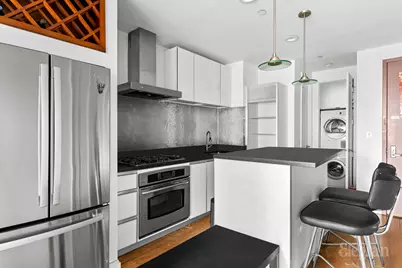 44-27 Purves Street #8D, New York City, NY 11101 - Photo 3