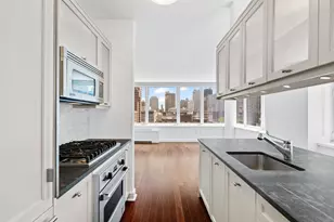 80 Riverside Blvd, New York City, NY 10069 - Photo 5