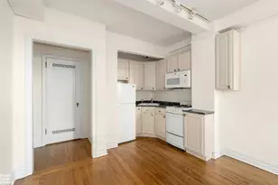 457 W 57th St, New York City, NY 10019 - Photo 5