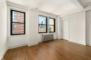 457 W 57th St, New York City, NY 10019 - Photo 3