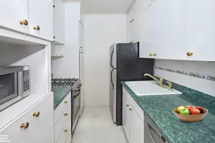 225 E 76th St, New York City, NY 10021 - Photo 3