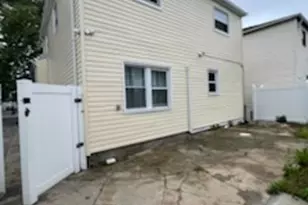 10567 Flatlands 7th St, New York City, NY 11236 - Photo 11