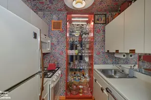 311 E 38th St, New York City, NY 10016 - Photo 9