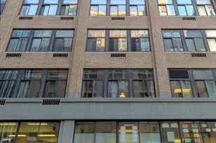 310 E 46th St, New York City, NY 10017 - Photo 11