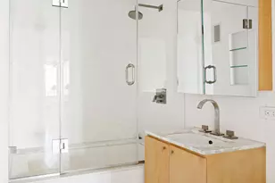 322 W 57th St, New York City, NY 10019 - Photo 5