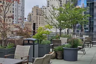 205 W 57th St, New York City, NY 10019 - Photo 15
