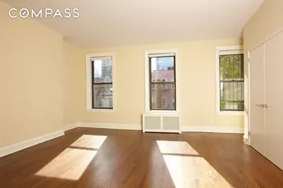 442 W 44th Street, New York City, NY 10036 - Photo 5