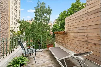 321 W 77th Street, New York City, NY 10024 - Photo 17