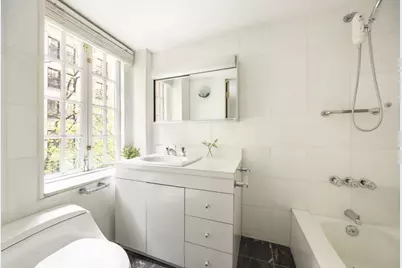 27 W 67th Street #2FE, New York City, NY 10023 - Photo 11