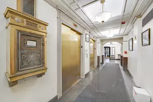 115 E 61st St, New York City, NY 10065 - Photo 9