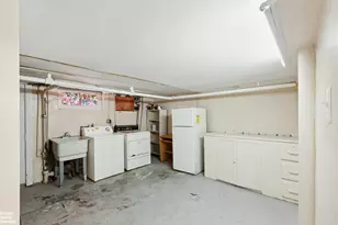 40-21 48th St, New York City, NY 11104 - Photo 15