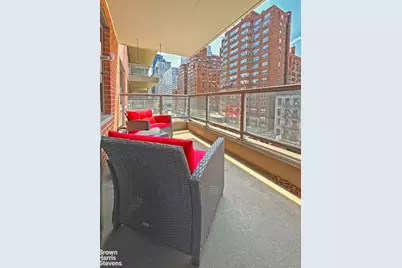 300 E 71st Street #6M, New York City, NY 10021 - Photo 3