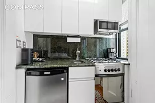 339 E 58th St, New York City, NY 10022 - Photo 3