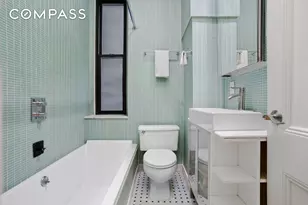 223 W 21st St, New York City, NY 10011 - Photo 5