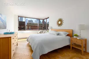 393 W 49th St, New York City, NY 10019 - Photo 11