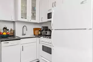 245 E 24th St, New York City, NY 10010 - Photo 3