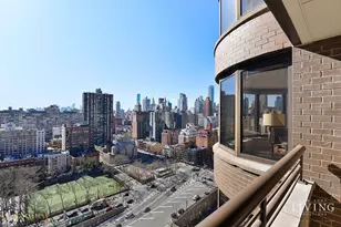 330 E 38th St, New York City, NY 10016 - Photo 13