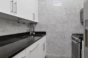 330 E 38th St, New York City, NY 10016 - Photo 7