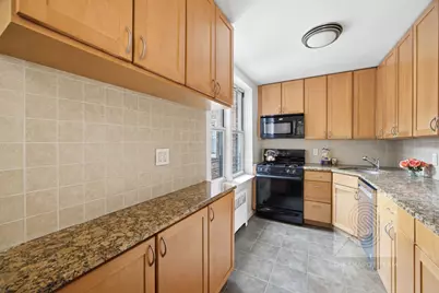 153 Bennett Avenue #3E, New York City, NY 10040 - Photo 9