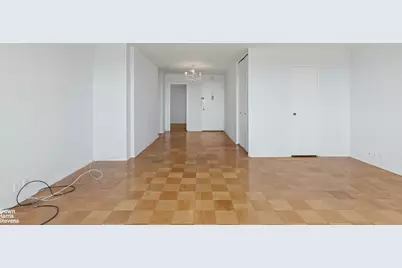 70-25 Yellowstone Boulevard #21R, Forest Hills, NY 11375 - Photo 3