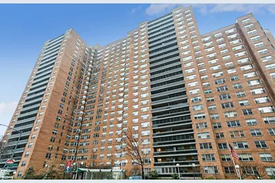 70-25 Yellowstone Boulevard #21R, Forest Hills, NY 11375 - Photo 9