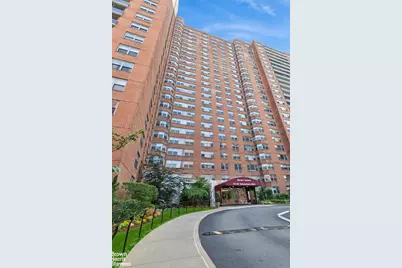 70-25 Yellowstone Boulevard #21R, Forest Hills, NY 11375 - Photo 1