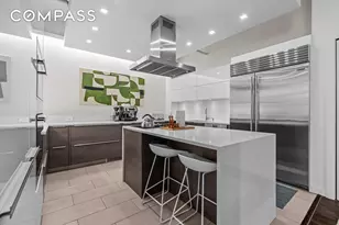 335 W 38th St, New York City, NY 10018 - Photo 11