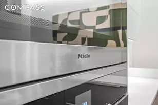 335 W 38th St, New York City, NY 10018 - Photo 13