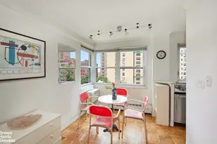 315 E 69th St, New York City, NY 10021 - Photo 3