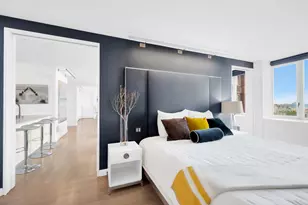 322 W 57th St, New York City, NY 10019 - Photo 11