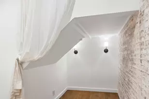 221 W 21st St, New York City, NY 10011 - Photo 9