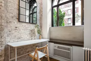 221 W 21st St, New York City, NY 10011 - Photo 3