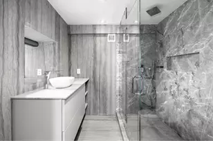 135 W 70th St, New York City, NY 10023 - Photo 19