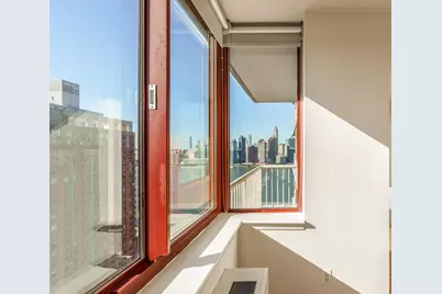 4-74 48th Avenue #35-L, New York City, NY 11109 - Photo 7