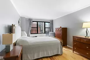 340 E 74th St, New York City, NY 10021 - Photo 11