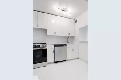 400 E 70th Street #503, New York City, NY 10021 - Photo 5