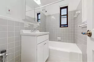 282 E 35th St, New York City, NY 11203 - Photo 13