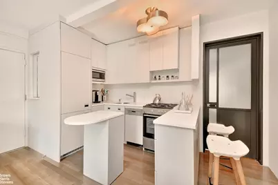 39 W 67th Street #1503, New York City, NY 10023 - Photo 3