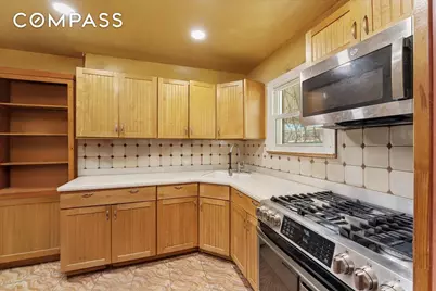 675 Saratoga Avenue, New York City, NY 11212 - Photo 3