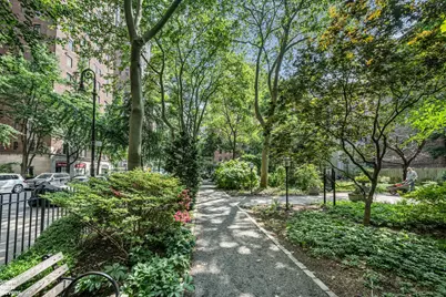 324 E 41st Street #904C, New York City, NY 10017 - Photo 29