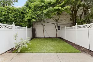 105 Moffat St, New York City, NY 11207 - Photo 7