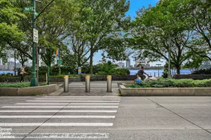 380 W 12th St, New York City, NY 10014 - Photo 17