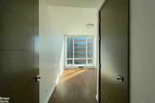 27-17 42nd Rd, New York City, NY 11101 - Photo 3