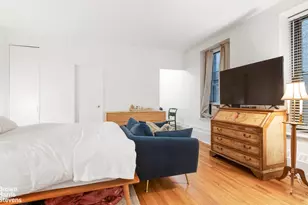 104 W 70th St, New York City, NY 10023 - Photo 3