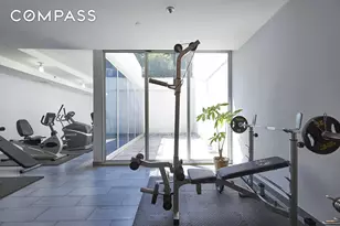 190 Green St, New York City, NY 11222 - Photo 9