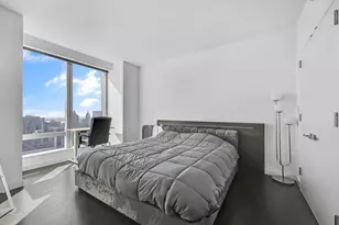 252 South St, New York City, NY 10002 - Photo 11