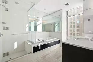 207 E 57th St, New York City, NY 10022 - Photo 7