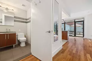 41-18 27th St, New York City, NY 11101 - Photo 5